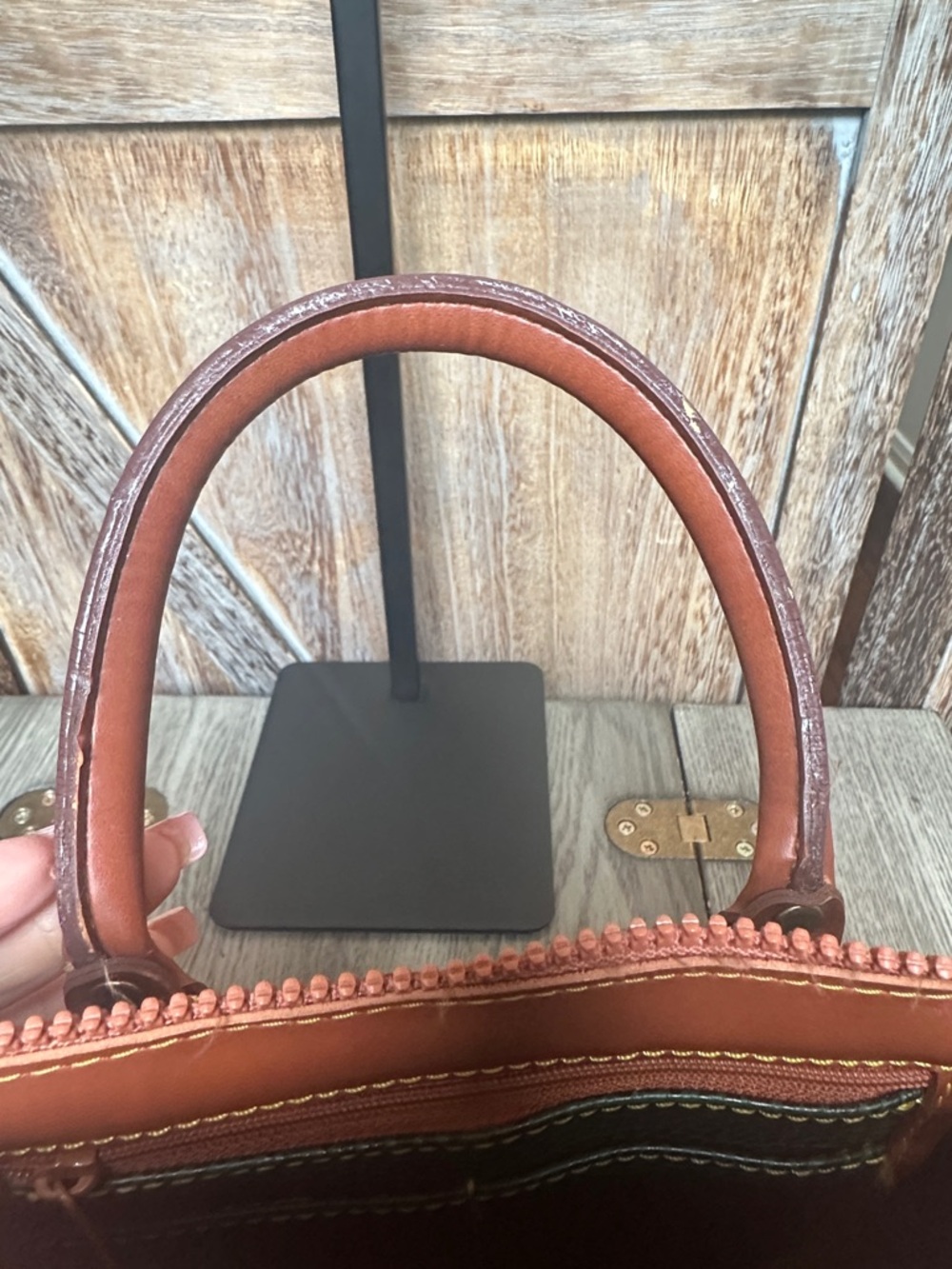 Dooney & Bourke Vintage Green and Brown Pebbled Leather Satchel Tote Handbag - Picture 11 of 14